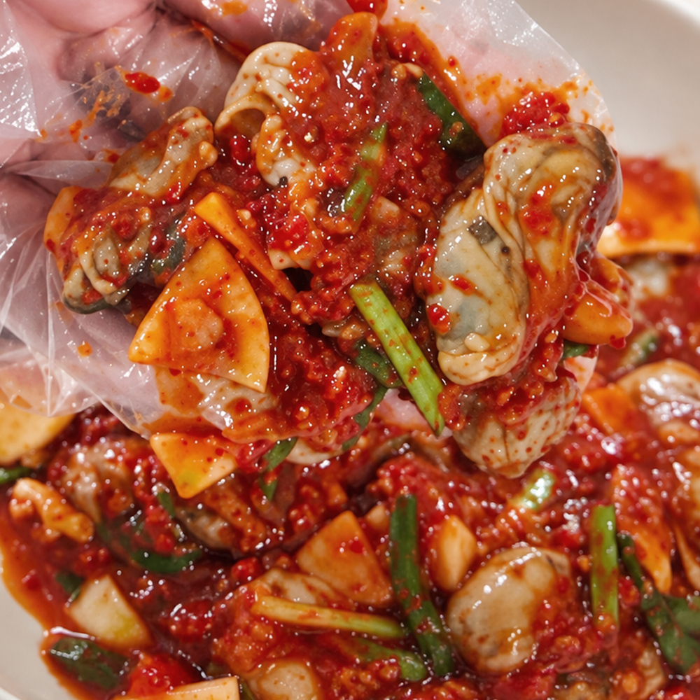 30년 전통 맛깔난 통영 생굴 무침 330g 1팩 /2팩