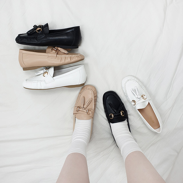 라피 태슬장식 주름 스티치 천연가죽 로퍼 3cm