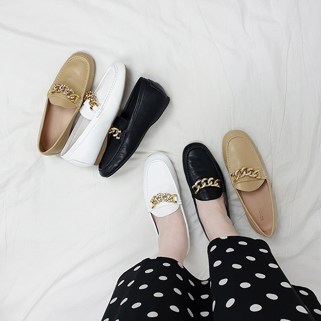 이카 큐빅 골드 체인장식 스티치 천연가죽 로퍼 3cm