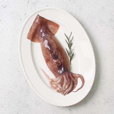 [자연산] 손질 통오징어 4마리 (270g x 2팩) 대표이미지 섬네일
