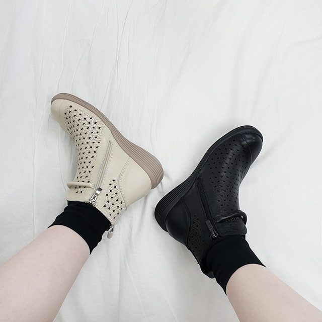 마벨 소가죽 사선 절개 펀칭 통굽 키높이 앵클부츠 5cm