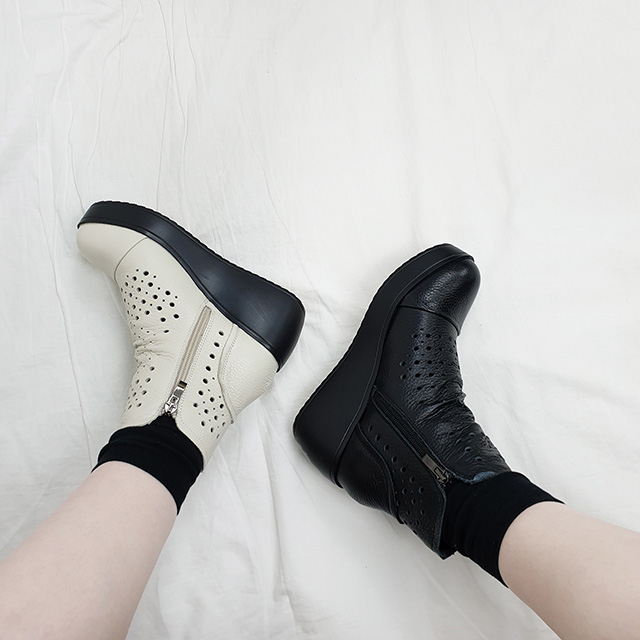 아피 태슬 지퍼 펀칭 소가죽 통굽 키높이 앵클부츠 7cm