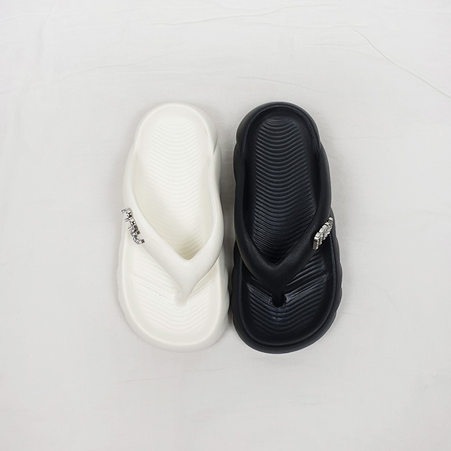 라치 가벼운 통통 큐빅장식 통굽 키높이 쪼리 슬리퍼 4cm