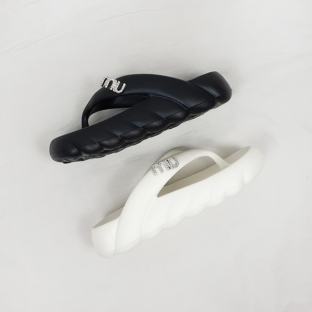 라치 가벼운 통통 큐빅장식 통굽 키높이 쪼리 슬리퍼 4cm