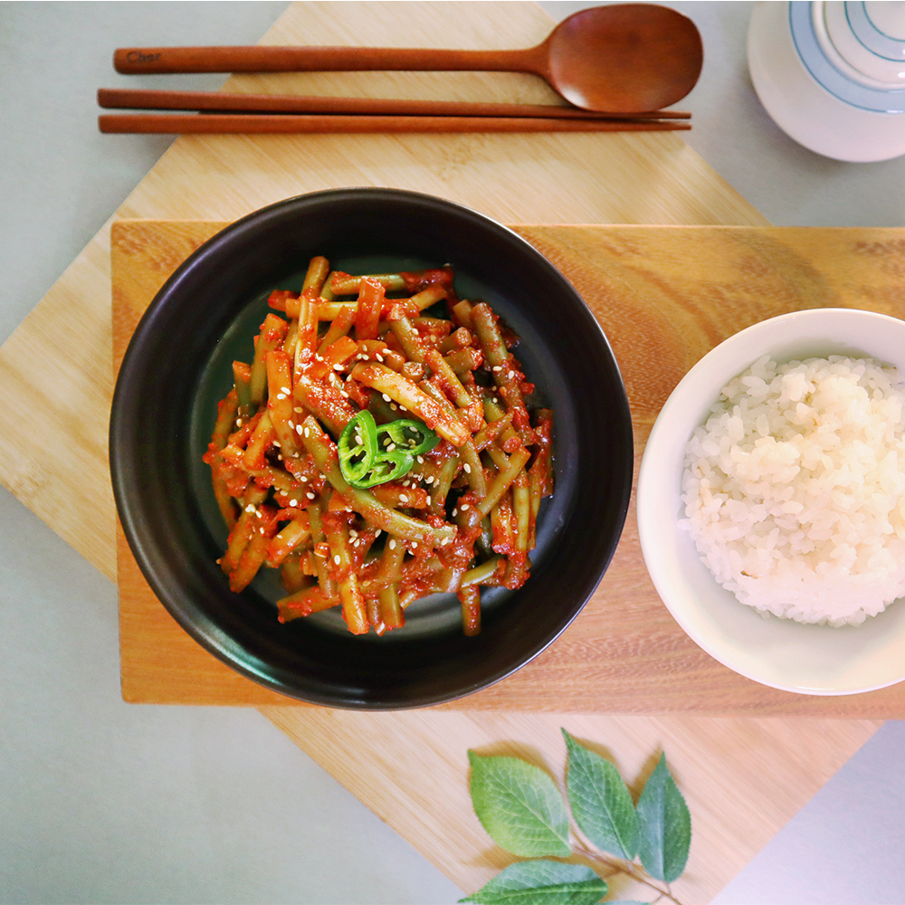 아삭한 수제 반찬 마늘쫑 장아찌무침 300g