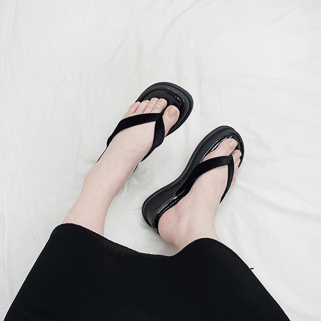 니차 벨벳 스트랩 통굽 키높이 쪼리 슬리퍼 6cm