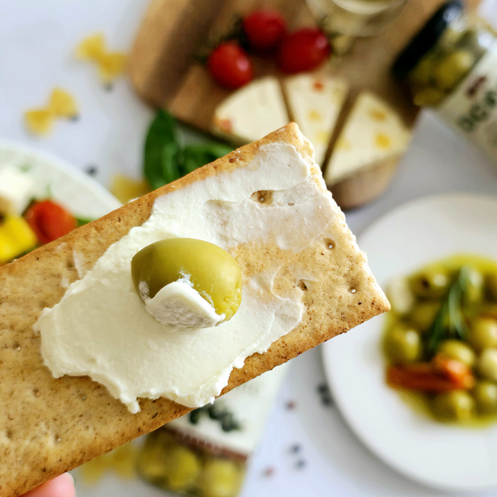 디쿱 유기농 씨없는 그린올리브 1병 피티드 올리브절임 핑거푸드 와인안주