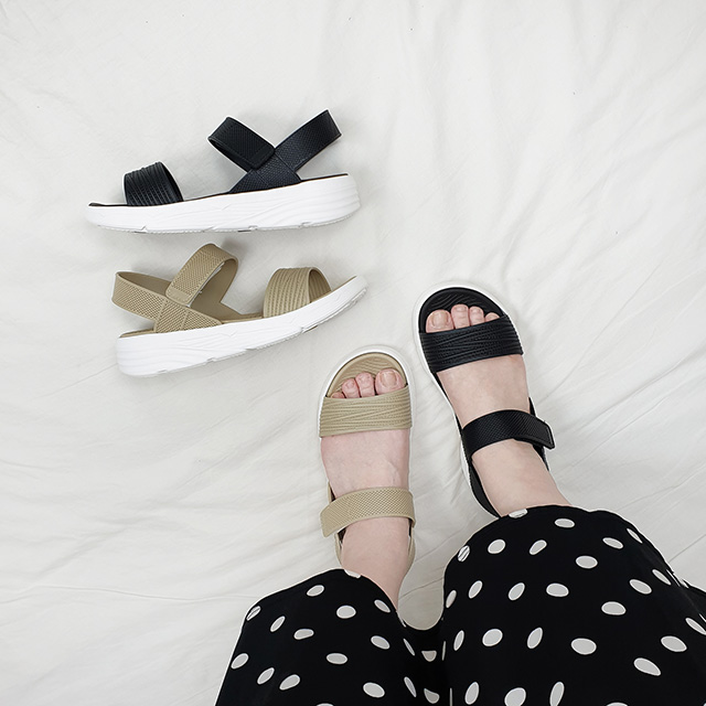 로빌 가벼운 젤리 찍찍이 스트랩 키높이 통굽 샌들 5cm