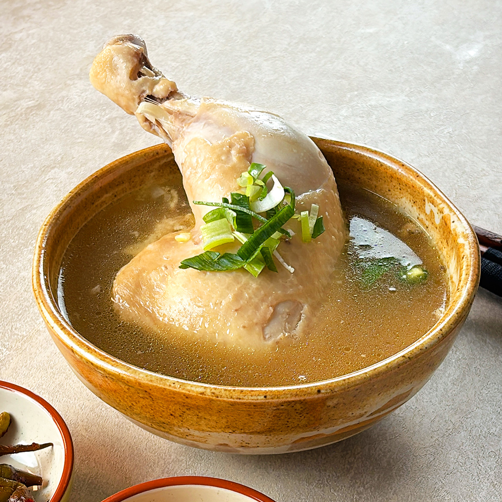 닭다리 곰탕 800g 닭곰탕 삼계탕 백년가게 대구 맛집 일월정