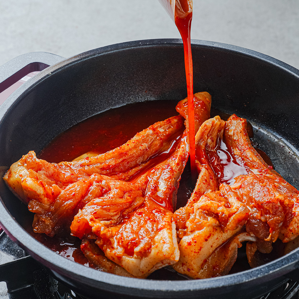 국내산 돼지꼬리 양념구이 500g 껍데기 한돈 특수부위 캠핑음식