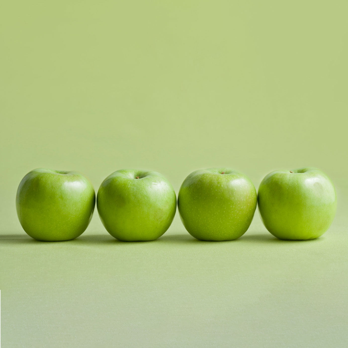 첫수확! 싱그러운 여름 아삭달콤 썸머킹 사과