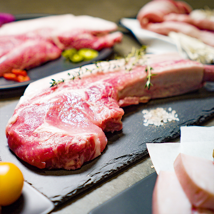 탐라인 제주 흑돼지 돈마호크 600gx2팩 (뼈삼겹 구이용, 냉장육)