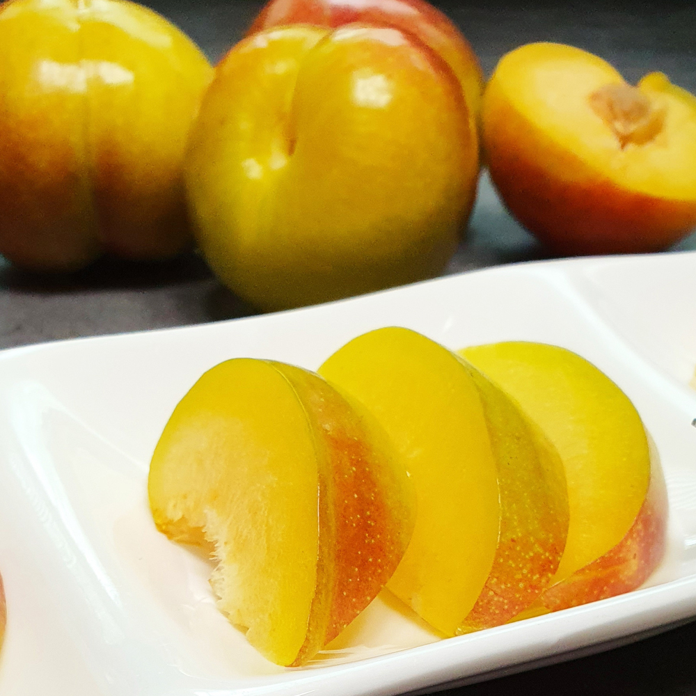 새콤달콤한 여름 대표 자두 영천 후무사 자두 2kg