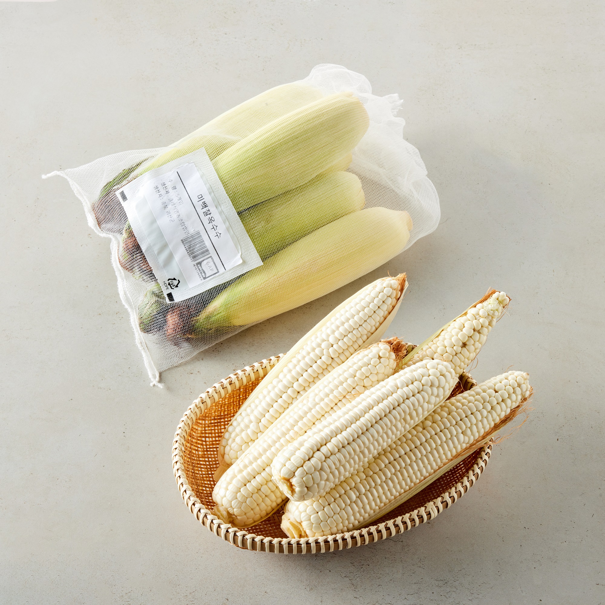 [농할 20%쿠폰] 괴산 미백 찰옥수수 5개 (1kg 내외)