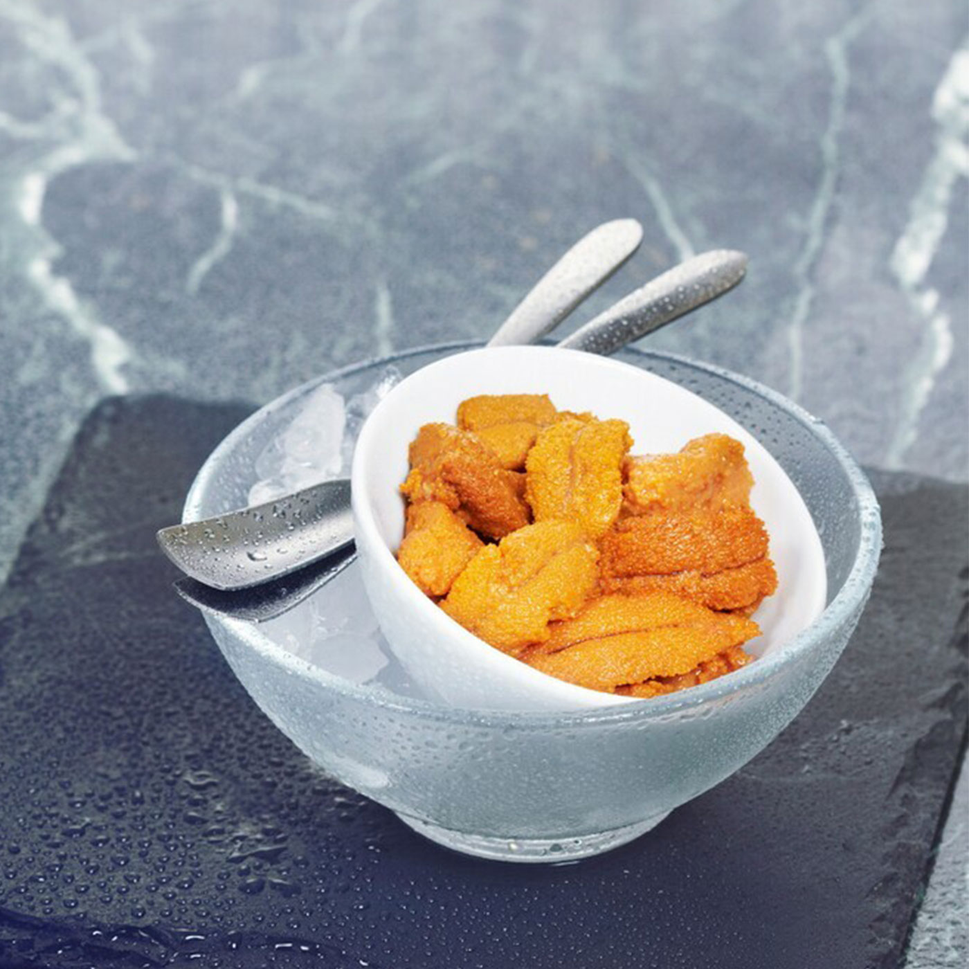 한땀 한땀 직접 채취하는 귀한 성게알 홈마카세