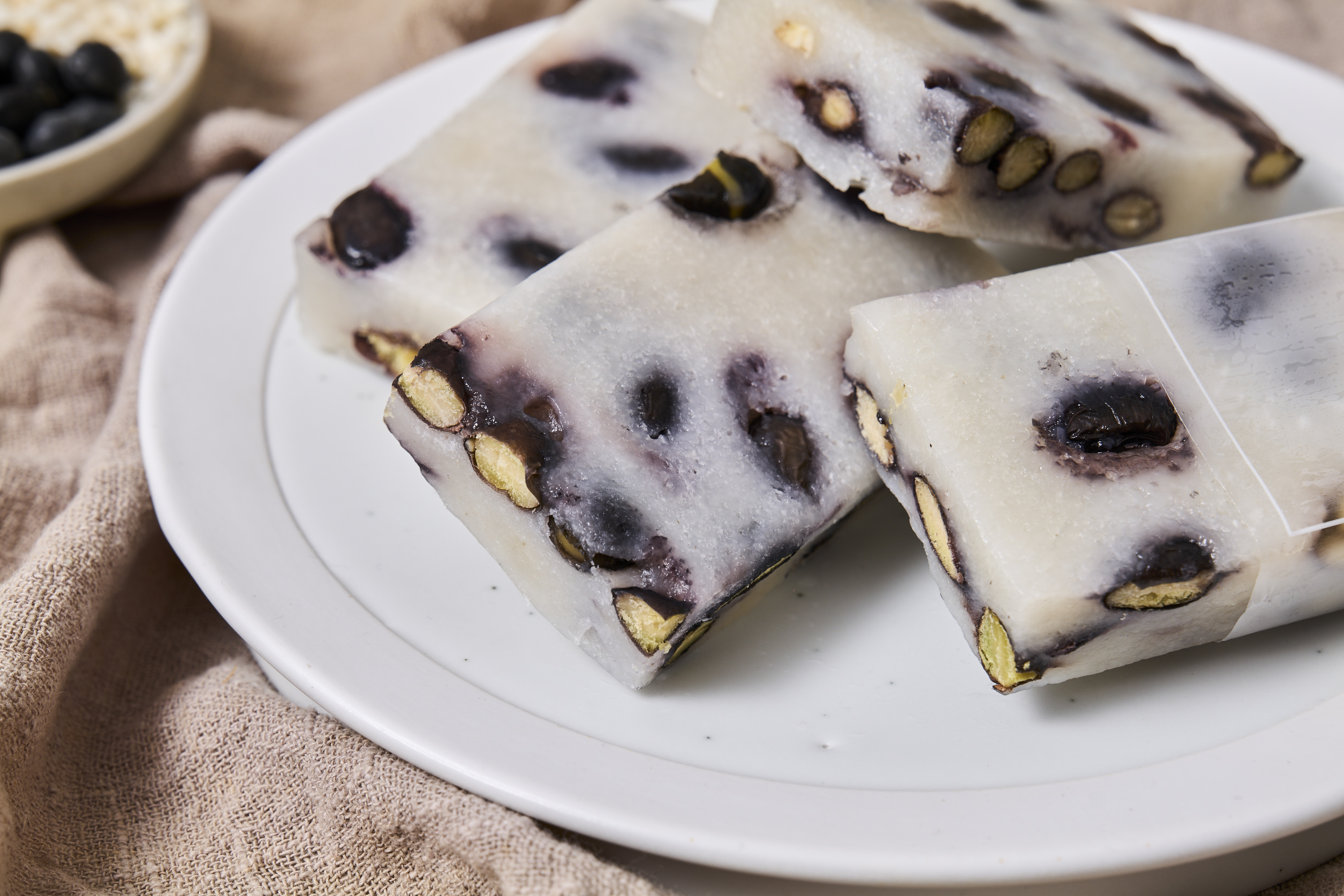 갓지은 당진 두렁콩 서리태 찰떡 600g