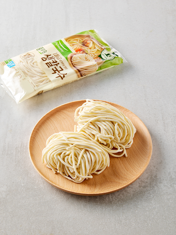 풀무원 생칼국수면 (320g/2인분) + 국산 콩물 증정