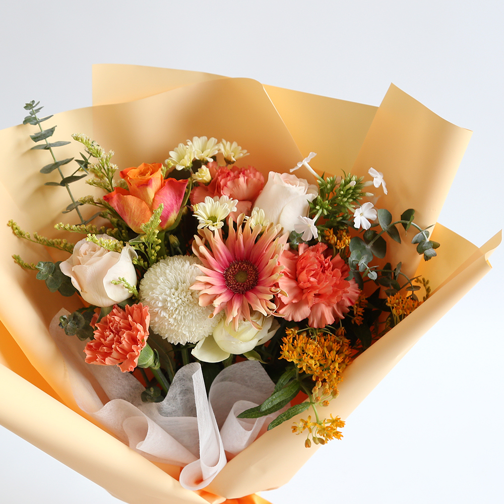 러블리 피치 생화꽃다발