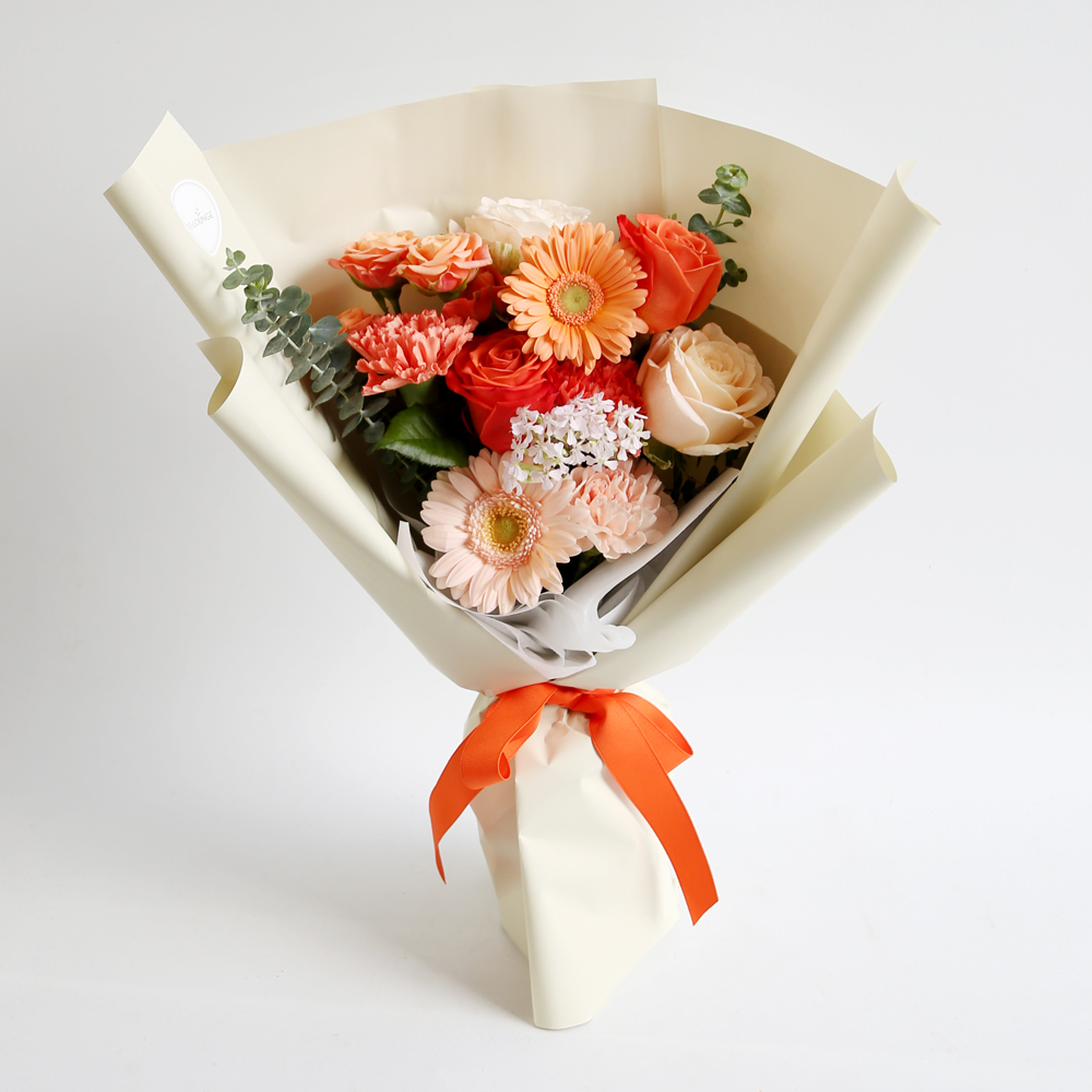 오렌지 열송이 생화꽃다발
