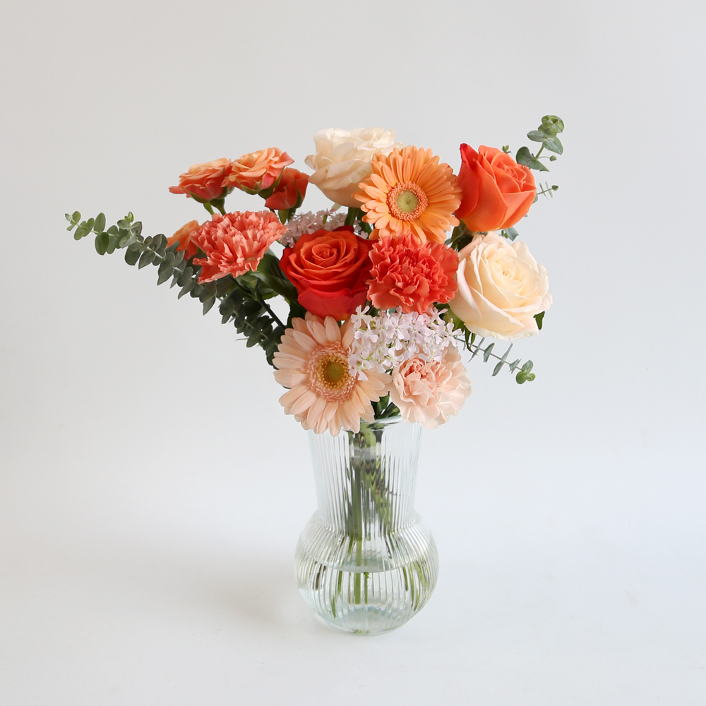 오렌지 열송이 생화꽃다발