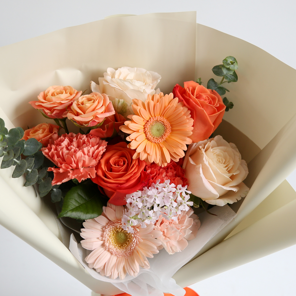 오렌지 열송이 생화꽃다발