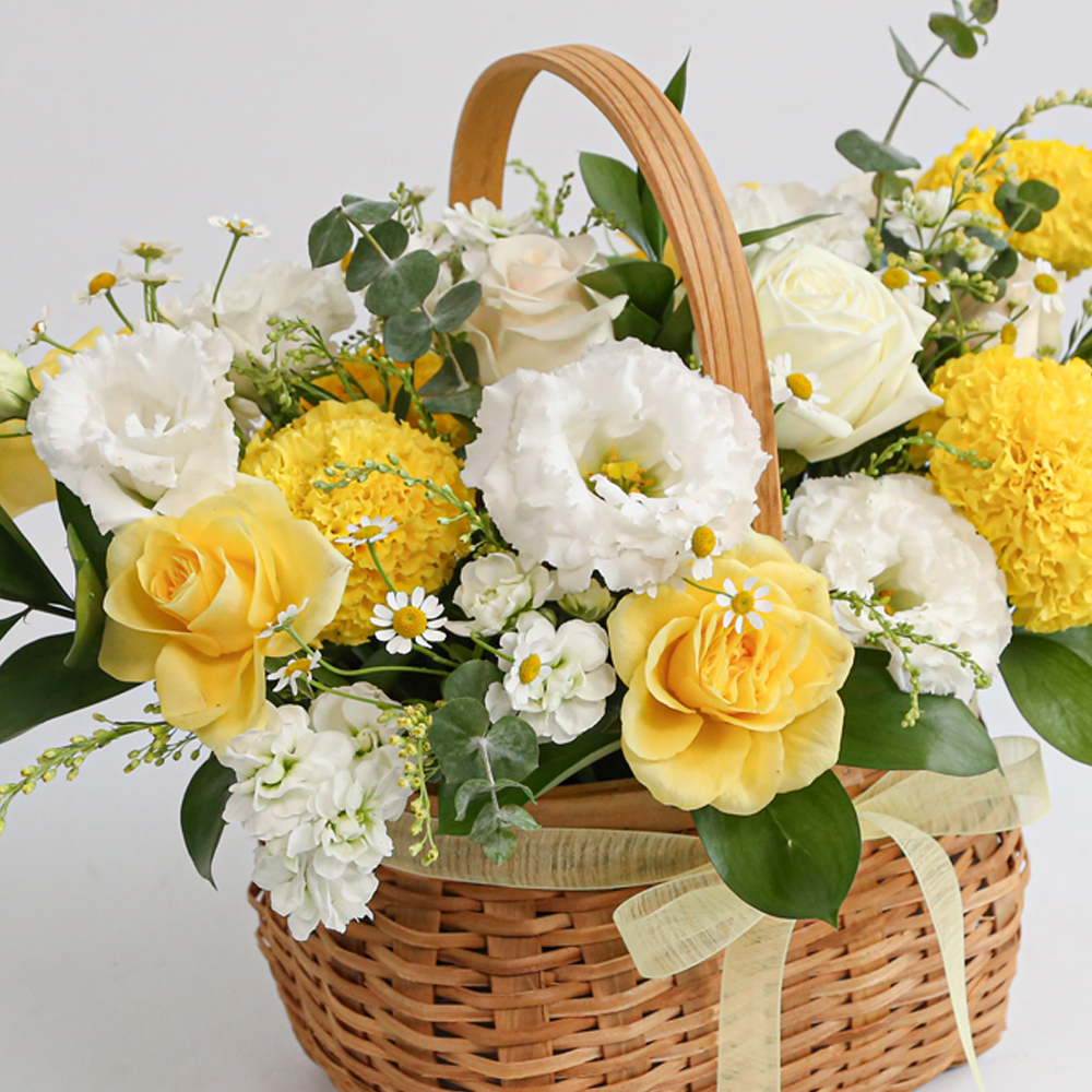 화이트옐로우 생화꽃바구니