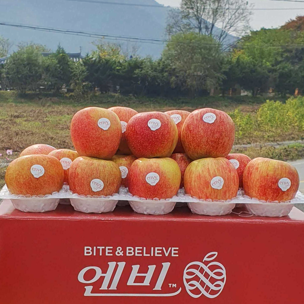 아삭하고 향이 진한 엔비사과