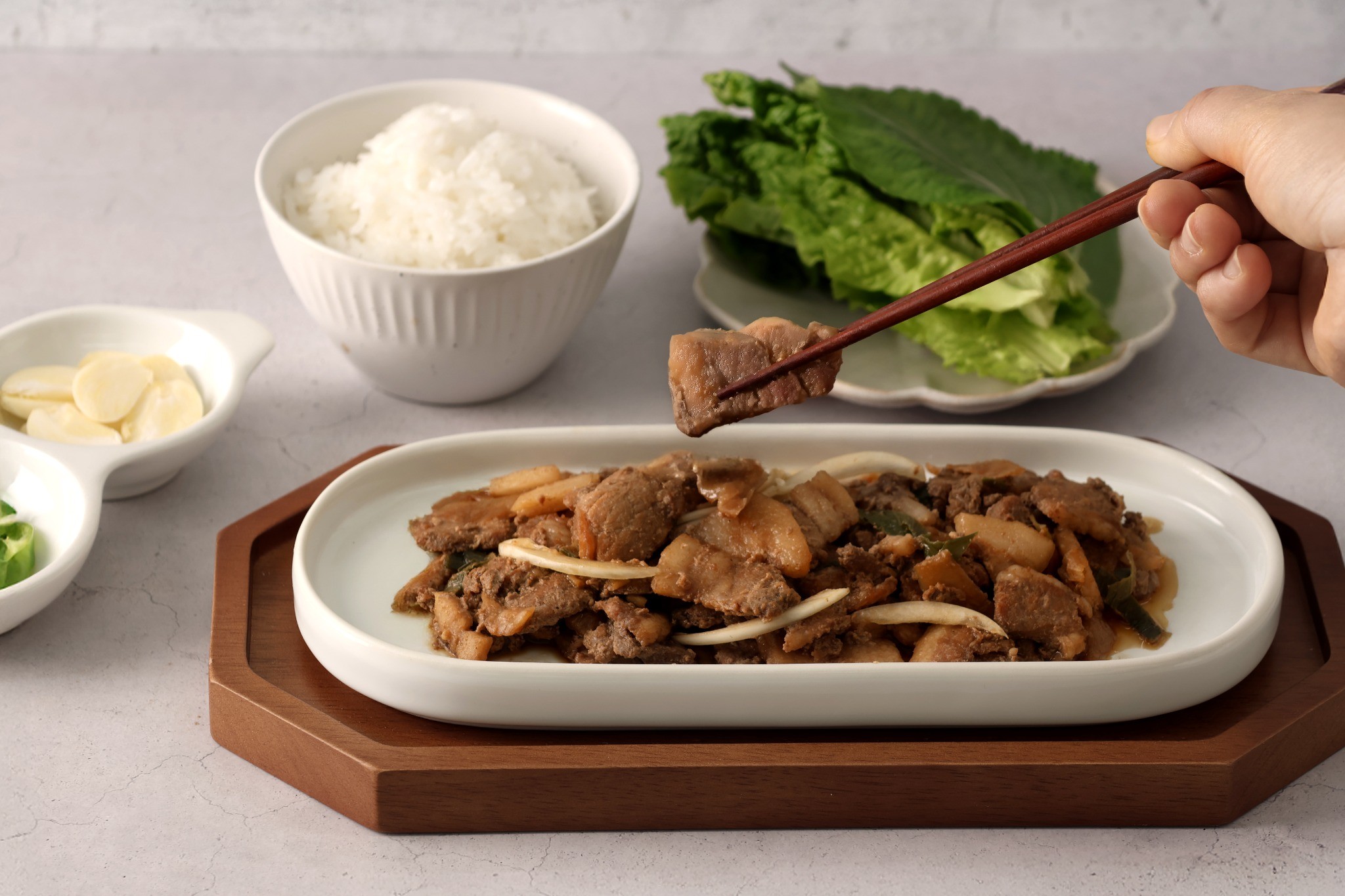 동방생고기 7분렌지조리 간장삼겹살 (260g)