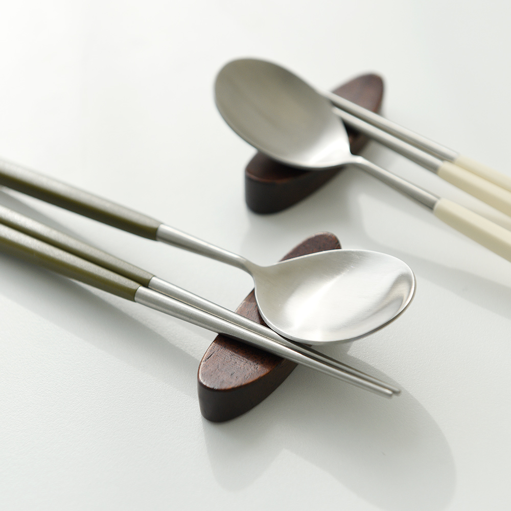 히어키친 우드 수저 받침