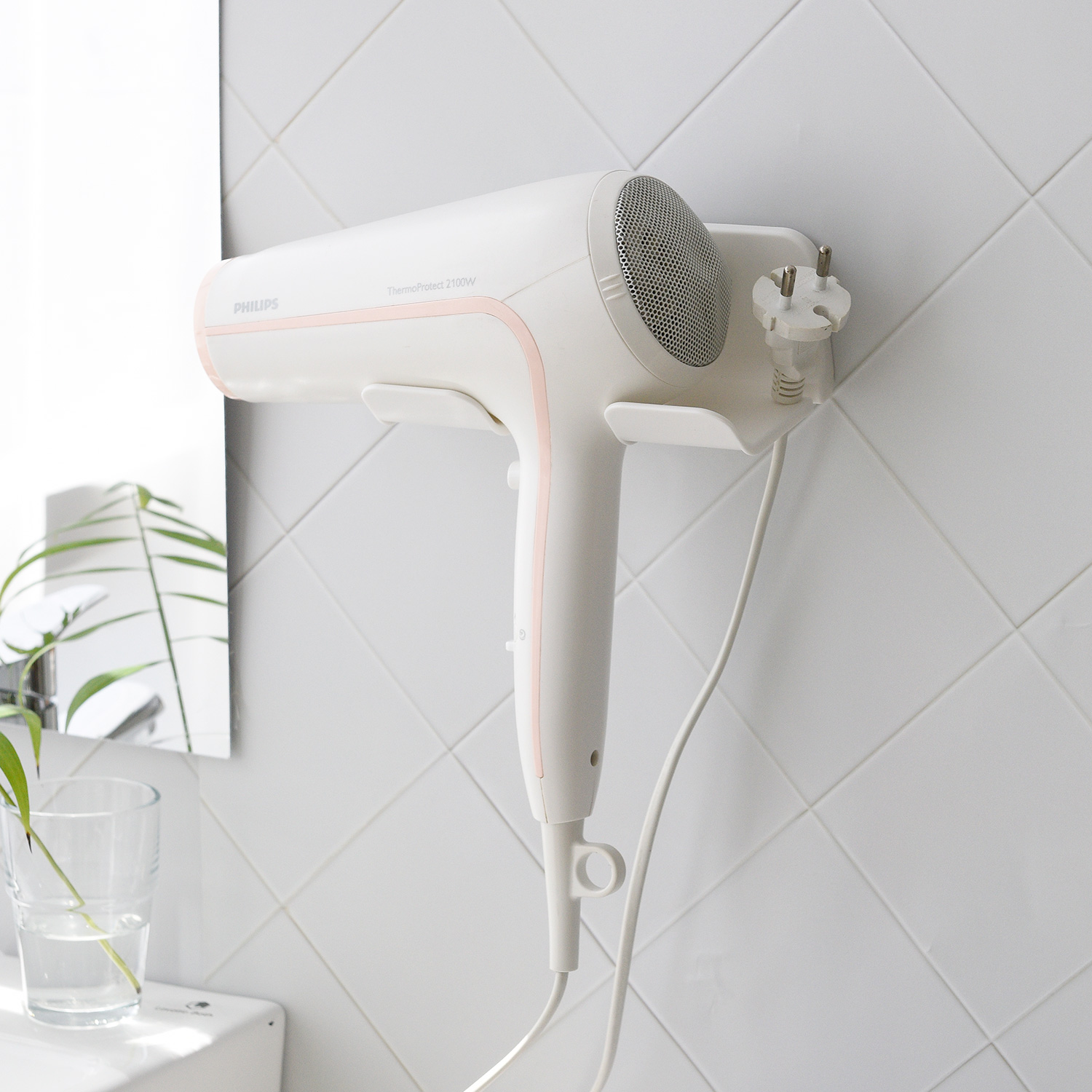 이한리빙 착붙 무타공 드라이기 거치대