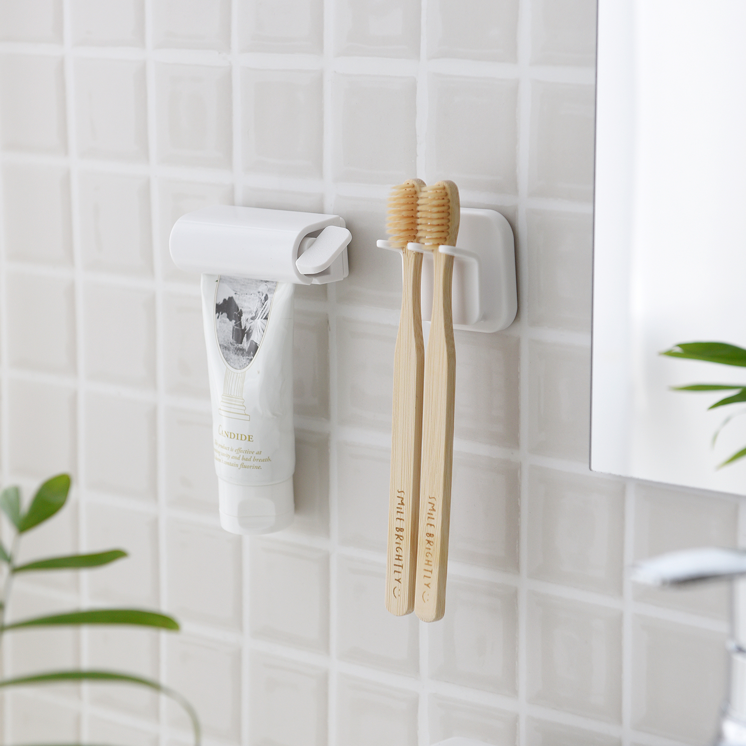 이한리빙 착붙 무타공 자석 치약짜개