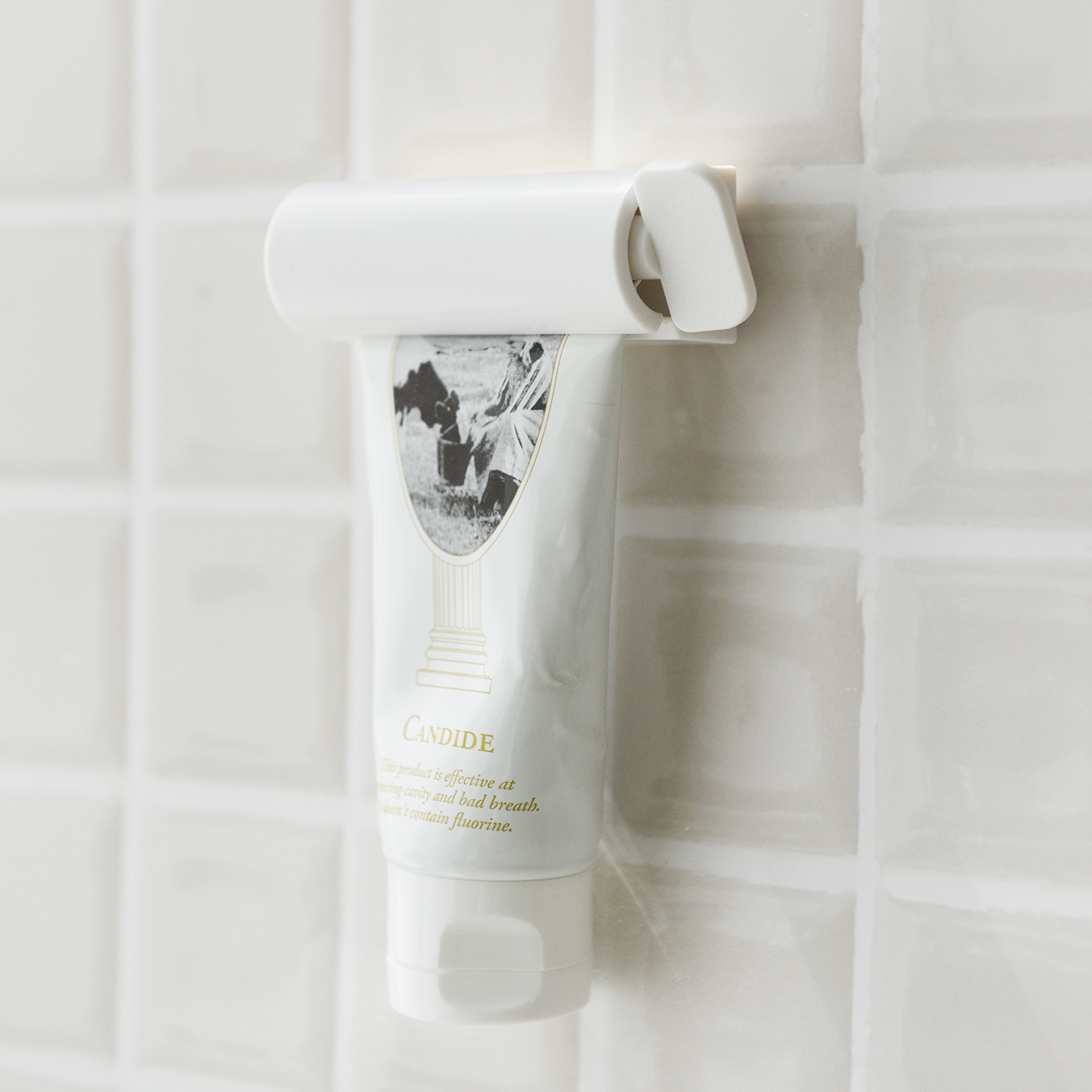 이한리빙 착붙 무타공 자석 치약짜개