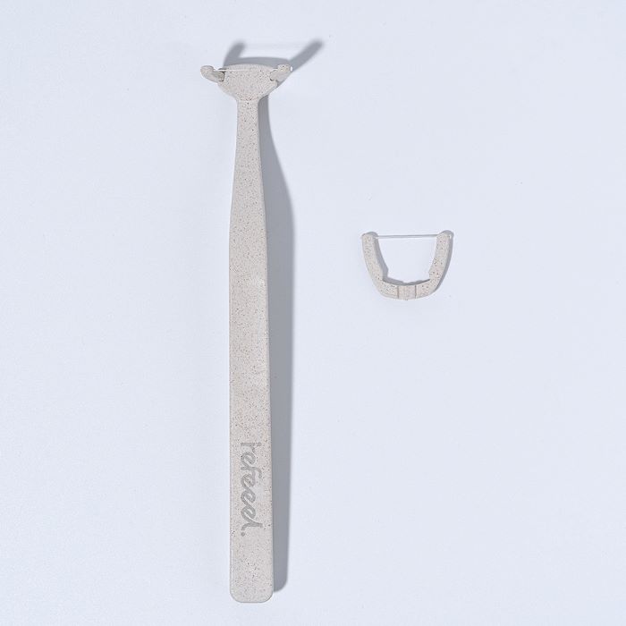 어금니까지 쏙쏙 칫솔형 치실 1세트