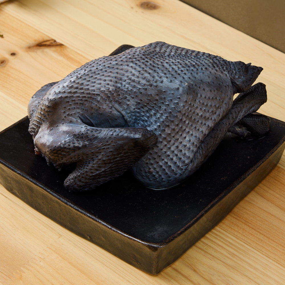 APEC 만찬 사용 백봉오골계 생닭 (특별 기념 구성)