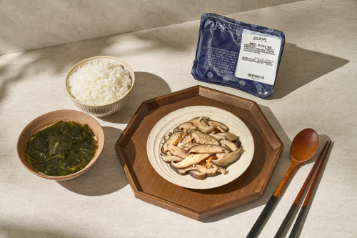 농부의 아들 반찬가게 찬장 반찬 7종 골라담기