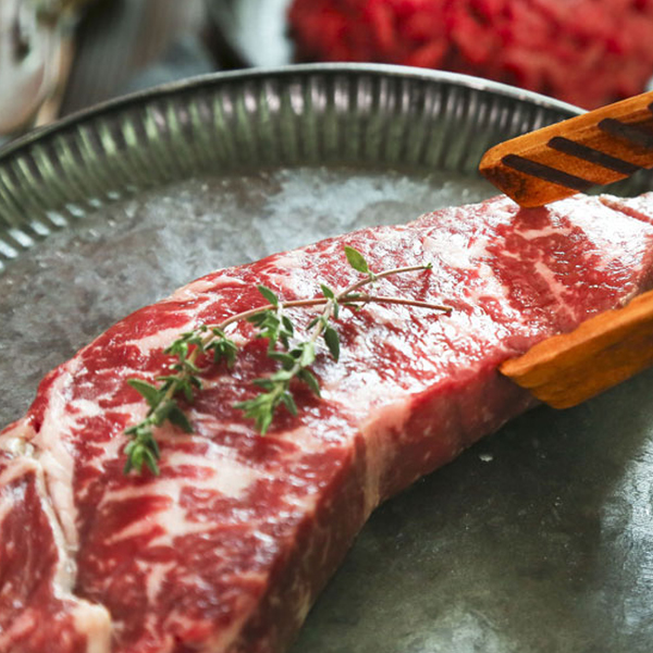 [팜스] 1등급 국내산 냉장 채끝스테이크 400g(200gx2팩)+핑크솔트 2개 외 1종