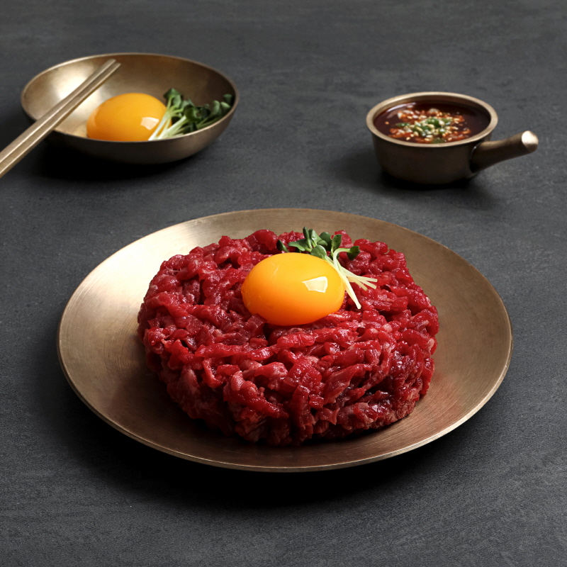 마장동 당일작업 1++ 투뿔 한우 육회 육사시미 뭉티기 200g 소스포함