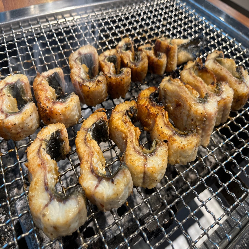 자포니카 손질 민물장어 700g이상 /소스2종/초생강