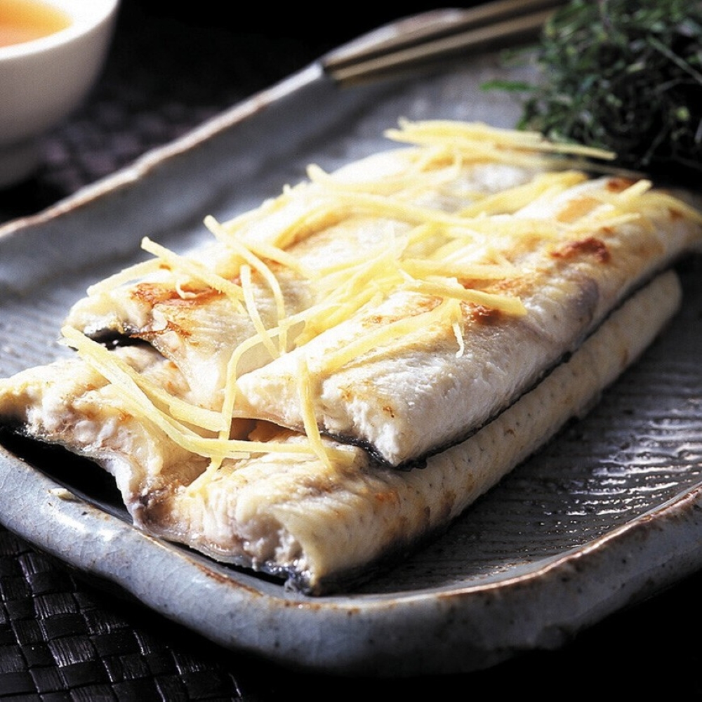 당일작업 손질 자포니카 민물장어 750g 내외 2-3미/소스2종/생강채 외