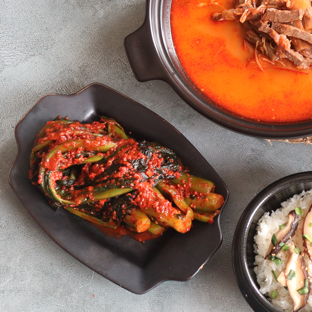 알싸한 맛과 향기가 일품인 갓김치