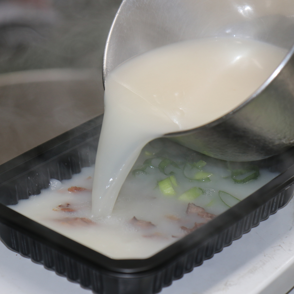 육질이 연하고 부드럽고 잡내없는 무항생제 한우고기곰탕