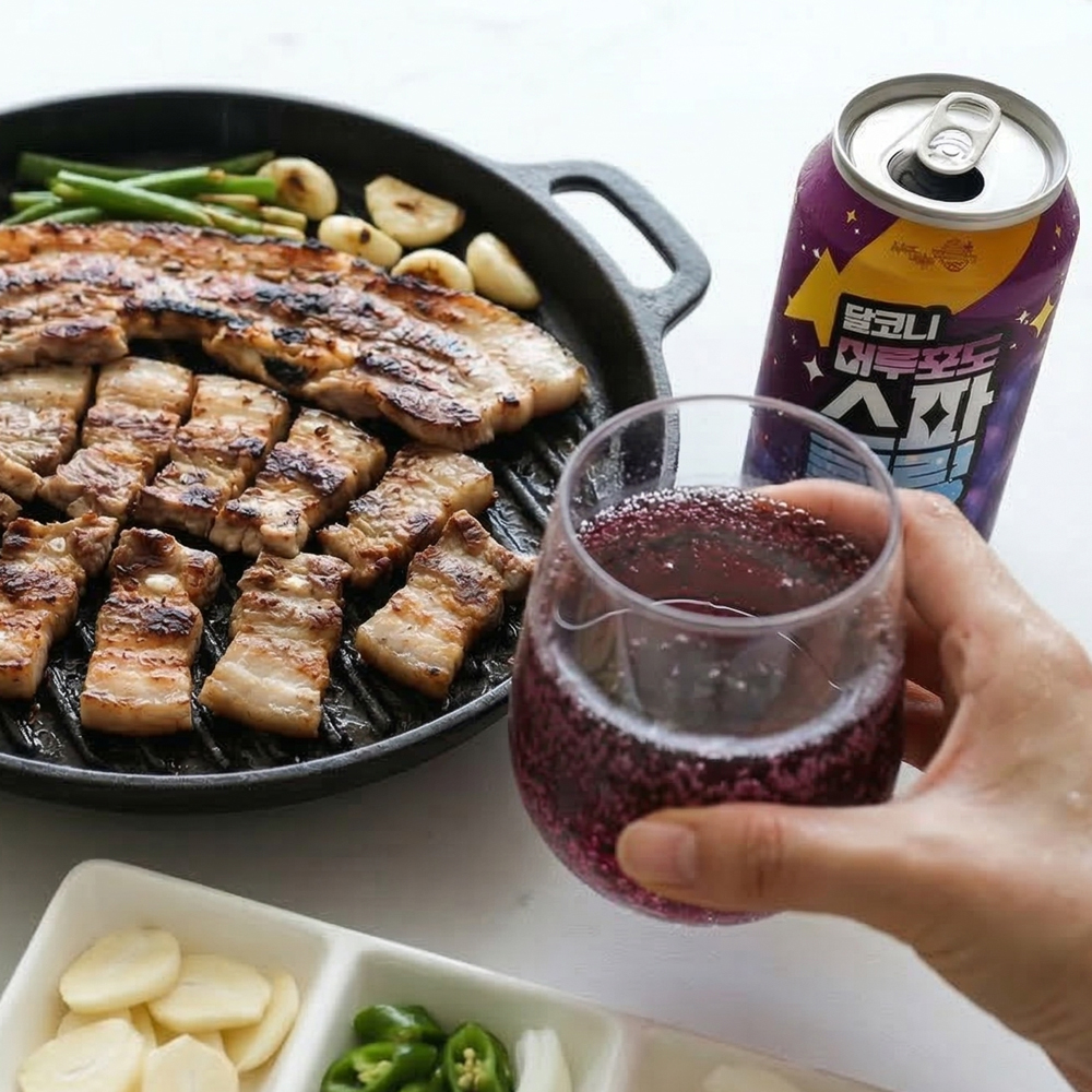 달콤하고 청량하게 즐기는 달코니 머루포도 스파클링 리얼100%