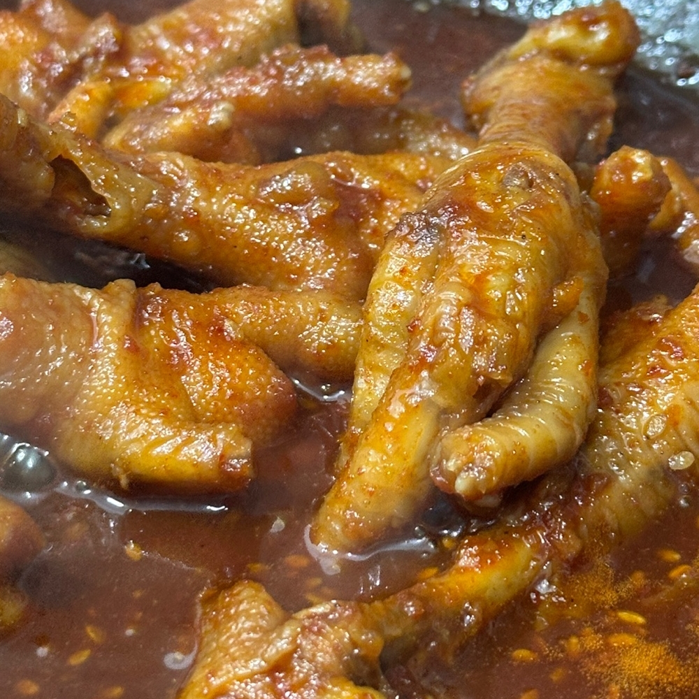 매운 국물 닭발