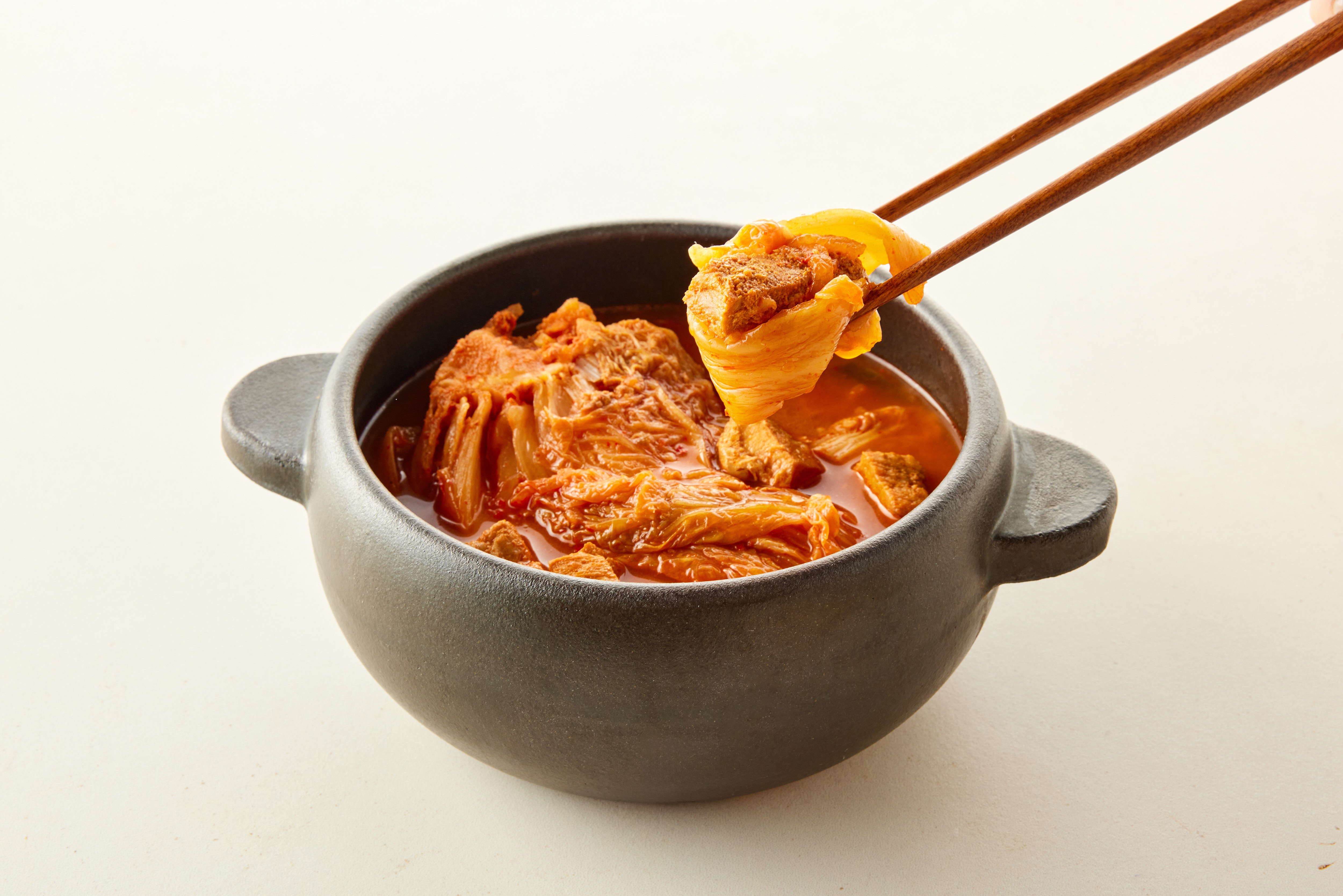[맛보장] 황금콩밭 돼지고기김치찜