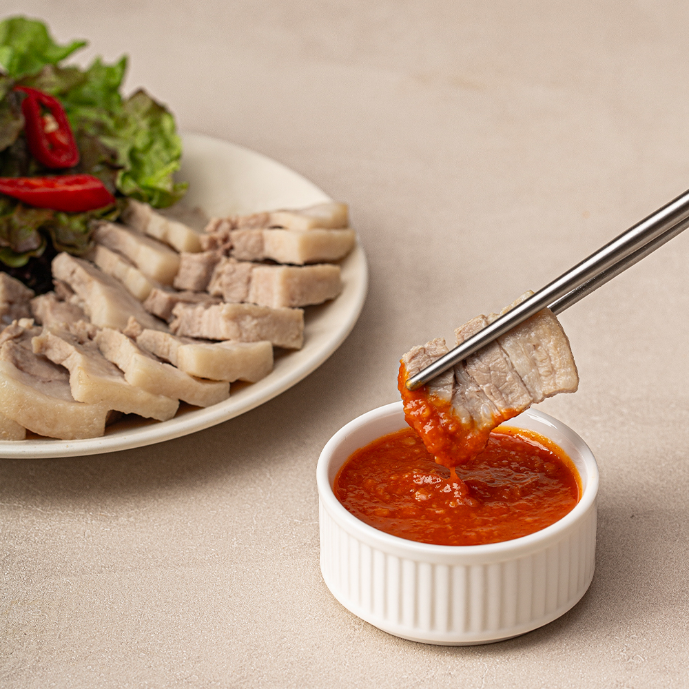 100% 국산 콩으로 맛을 낸 저당 저염 쌈장