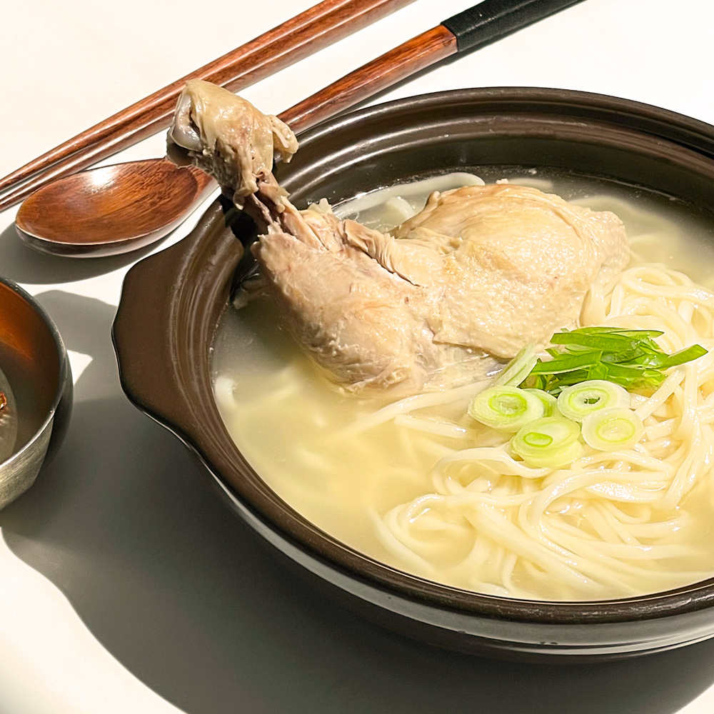 대왕 닭다리 곰탕 칼국수 950g 닭칼국수 닭한마리 삼계탕 백년가게 일월정
