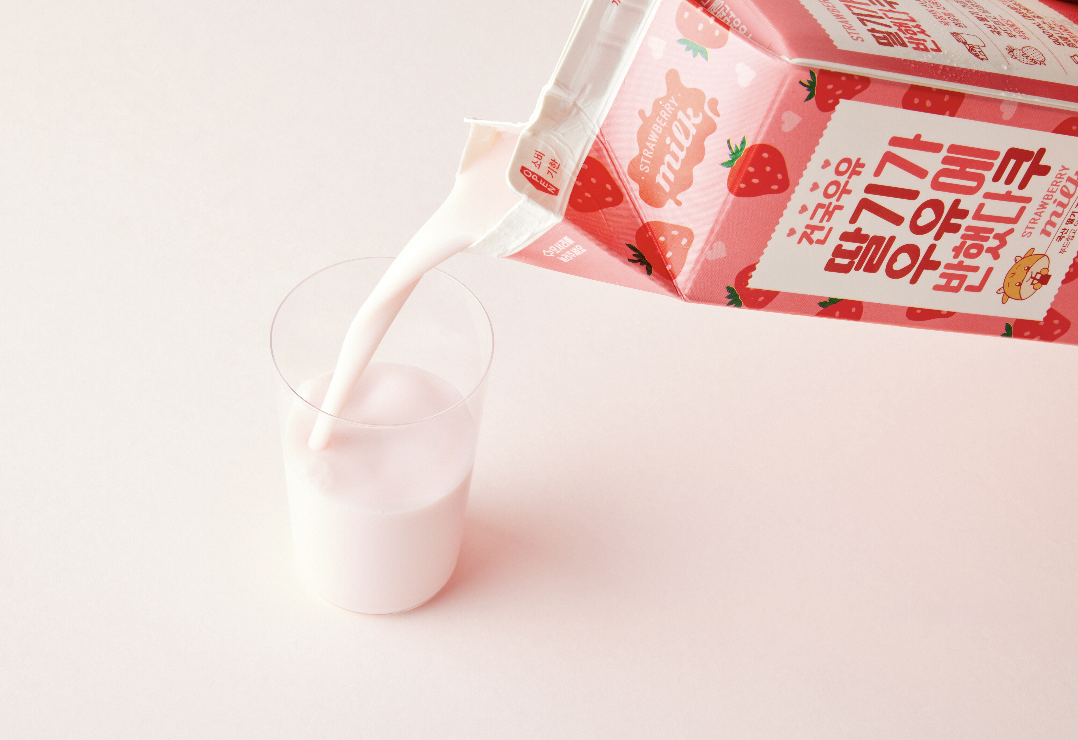 건국우유 딸기가 우유에 반했다쿠 (900ml)