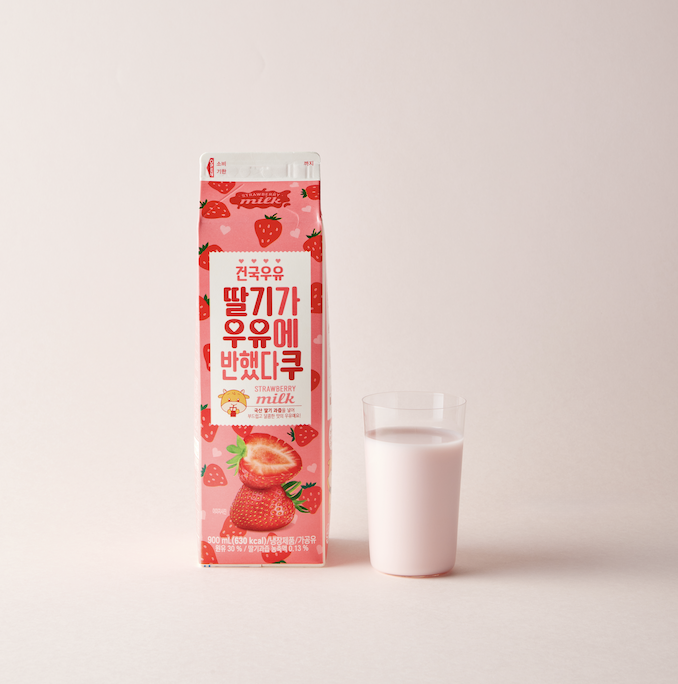 건국우유 딸기가 우유에 반했다쿠 (900ml) 대표이미지 섬네일