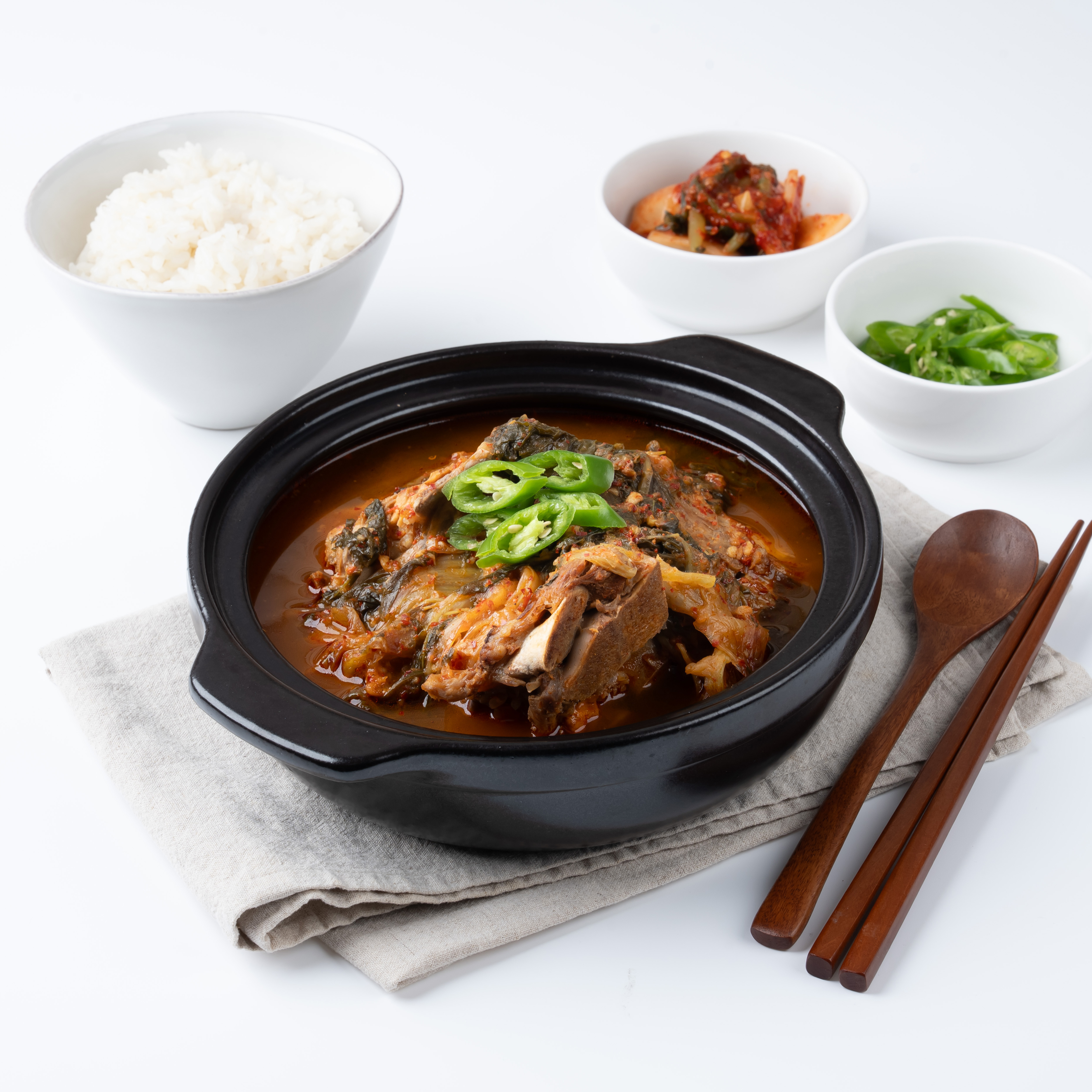 서주골 매운실비 감자탕 700g 1팩 1인분 감자탕 밀키트 뼈해장국