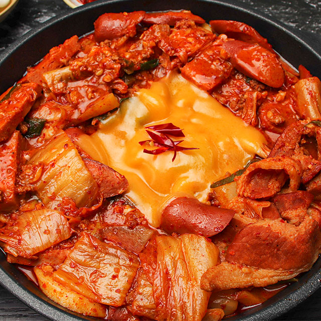 햄가득 의정부 부대찌개거리 맛집, 부대볶음 (2인분,라면사리포함) 대표이미지 섬네일
